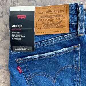Levi's Blue denim wedgie jeans brand new